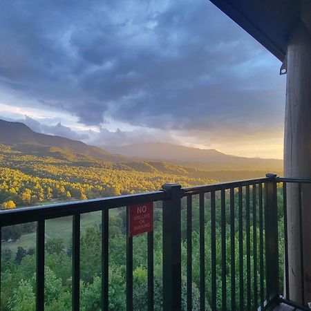 Апартаменты Stairway To Heaven, Breathtaking Mtn Views Indoor Pool & Hot Tub Гатлинбург Экстерьер фото