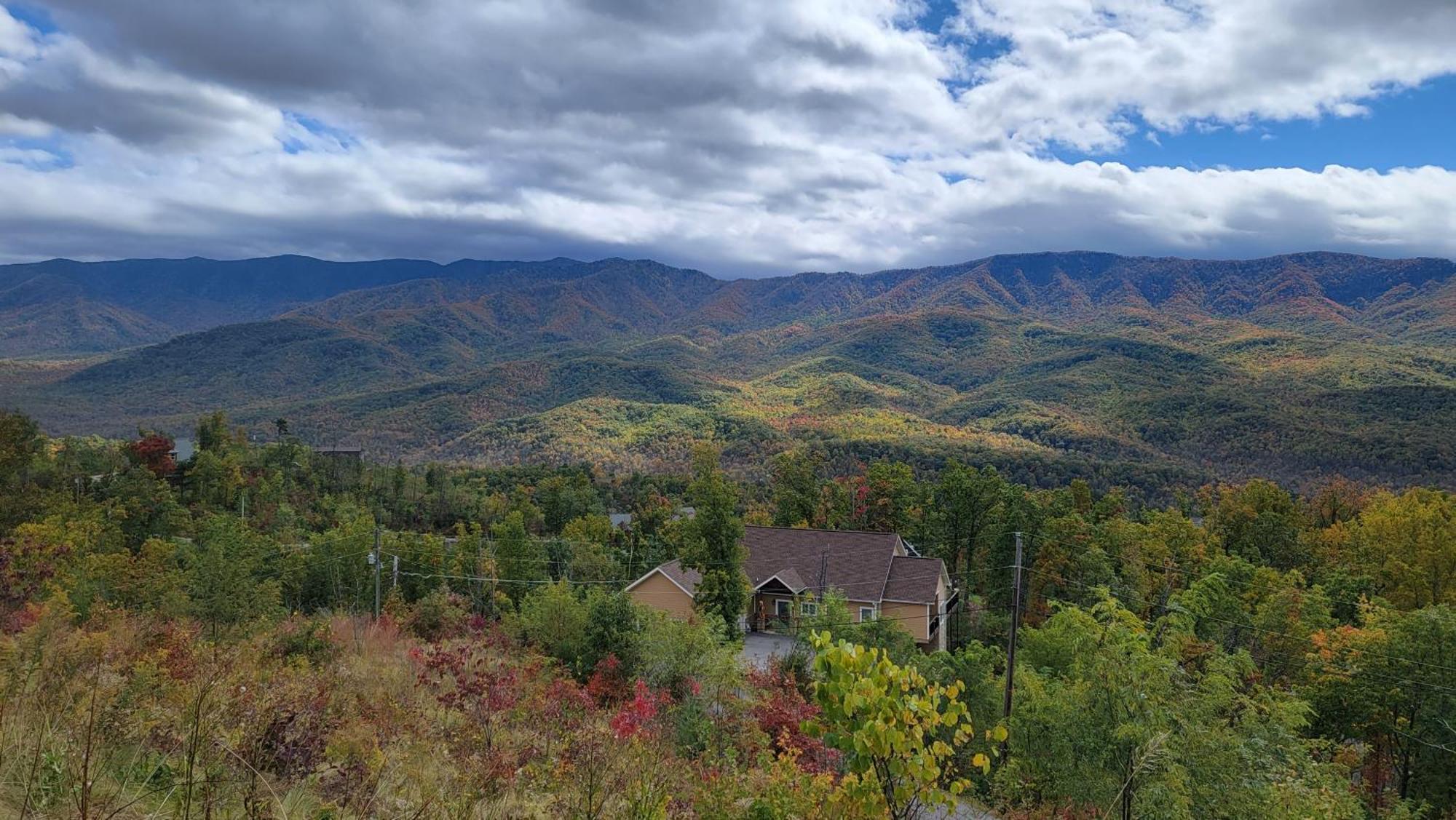 Апартаменты Stairway To Heaven, Breathtaking Mtn Views Indoor Pool & Hot Tub Гатлинбург Экстерьер фото